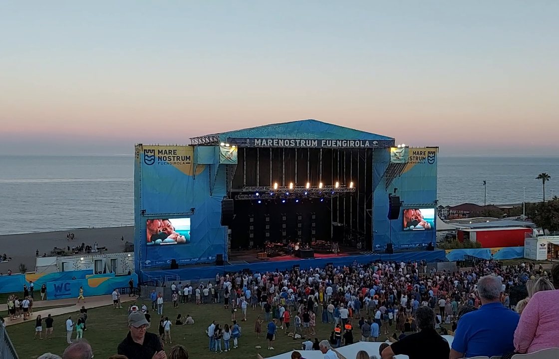 Aftenkoncert på Marenostrum ved stranden i Fuengirola